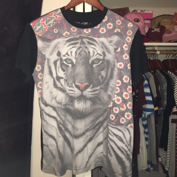 Shirt - Picture 2 of 2