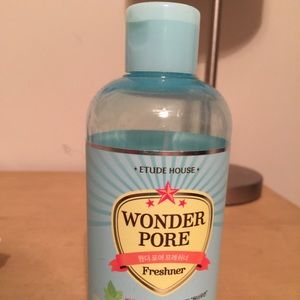 The Kbeauty cult classic Etude House Wonder Pore.