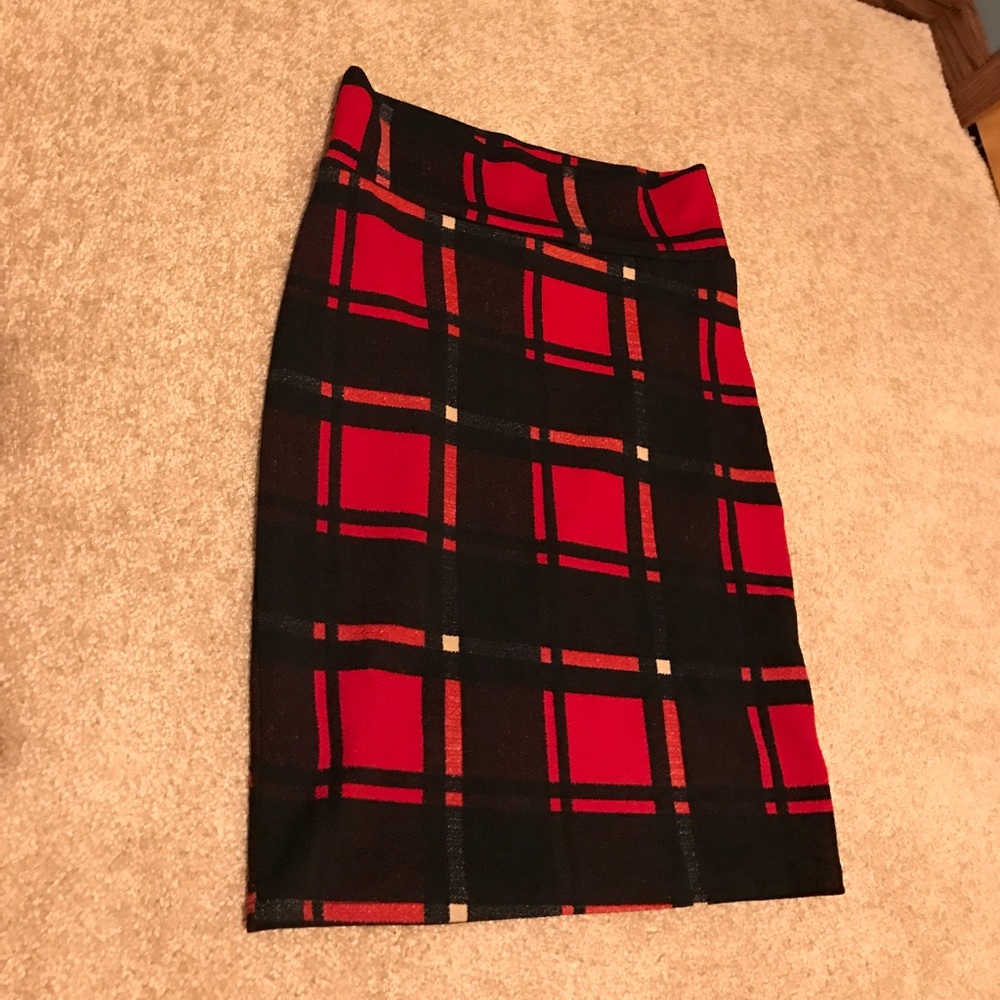 Price drop!! Plaid LuLaRoe Cassie skirt!