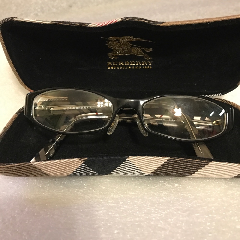 💝💝CLEARANCE SALE💝💝BURBERRY EYE GLASSES