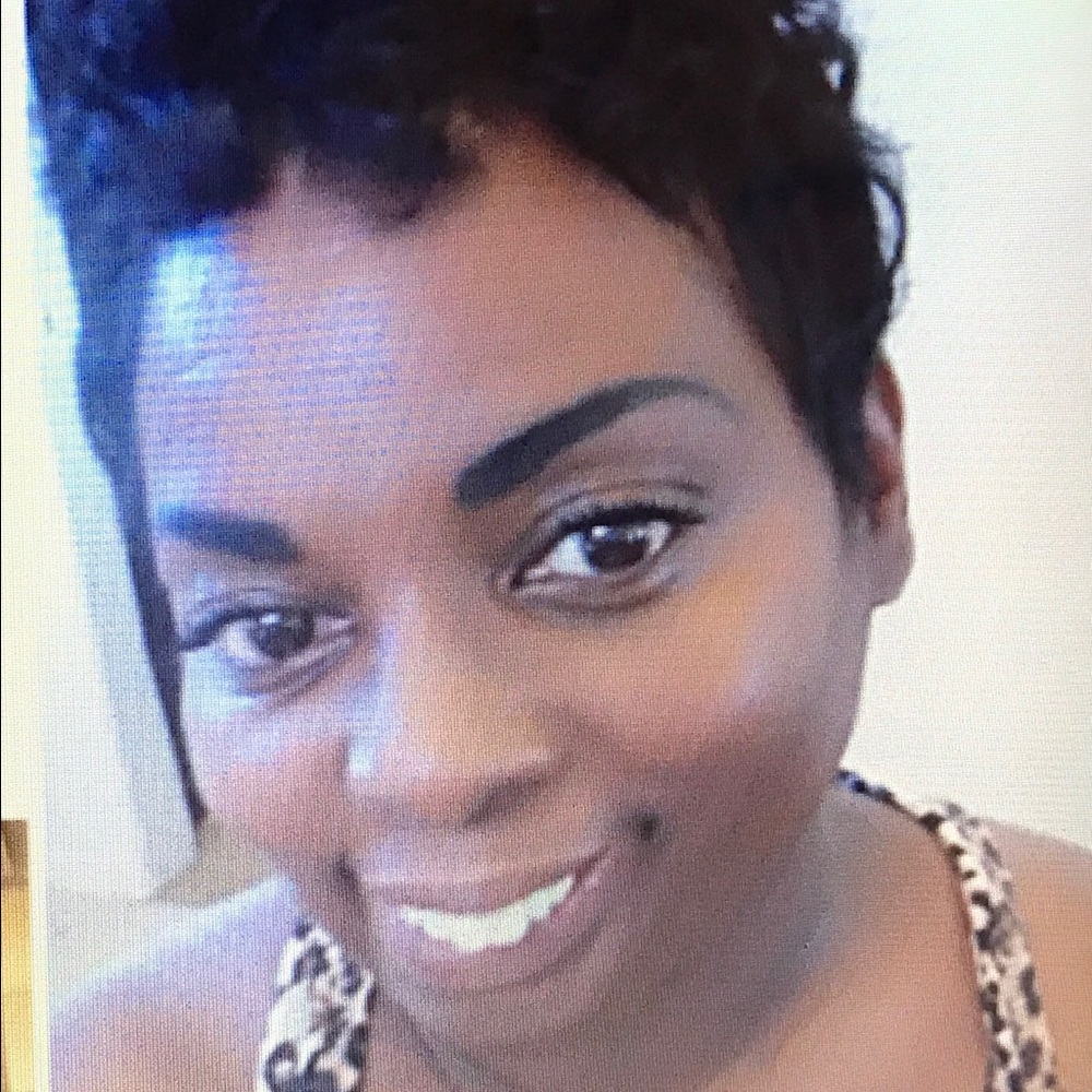 Meet your Posher, Fina