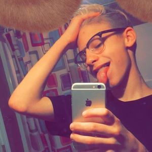 Meet your Posher, Cameron