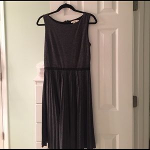 Loft grey dress made of polyester and rayon