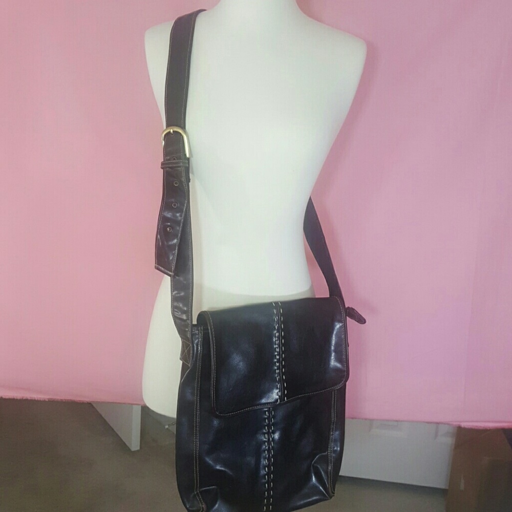 One-step medium size purse
