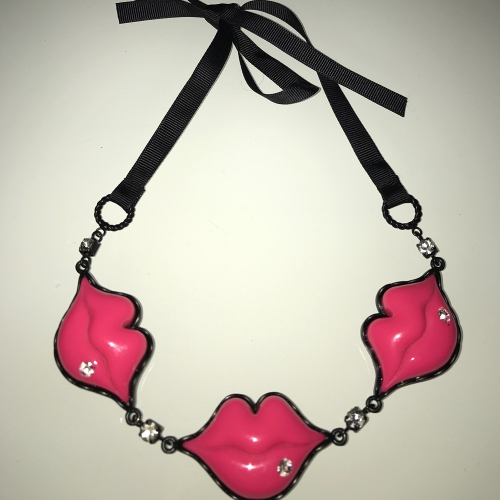 Betsey Johnson Pink Lips Necklace 👄 with crystals
