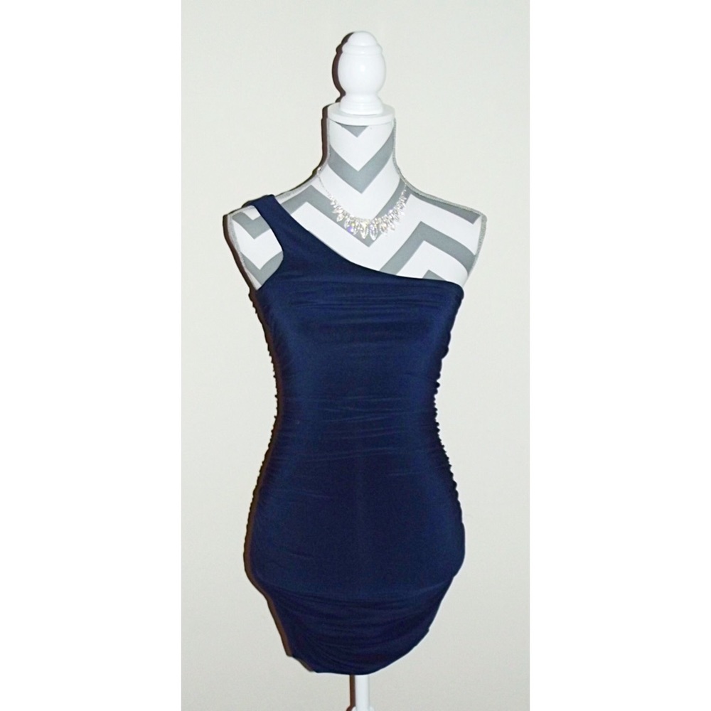 Un Deux Trois One Shoulder Dress Size 16 👗