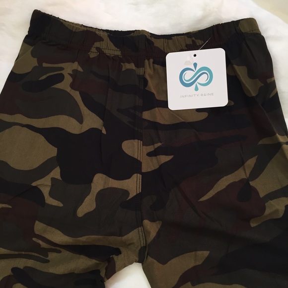 LAST ONE! Camo Leggings - Picture 3 of 3