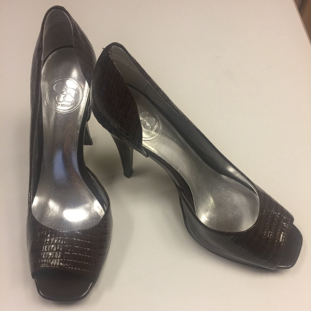 Jessica Simpson heels 7.5