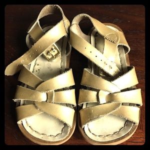 Gold Saltwater Sandals (Size 9)