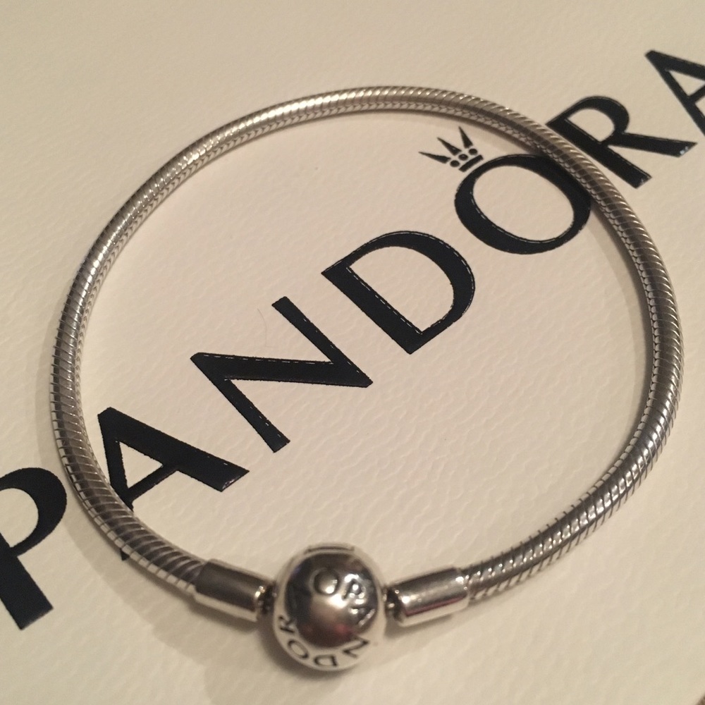 🚫SOLD🚫 PANDORA SMOOTH ROUND CLASP BRACELET 8.3in/21cm