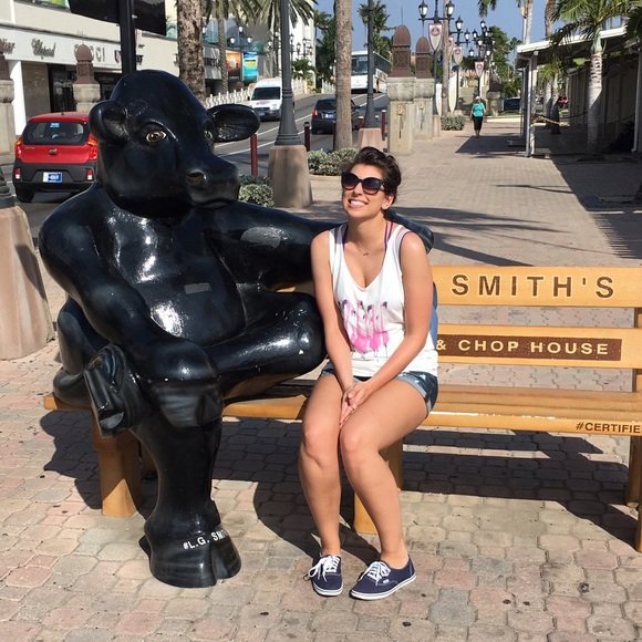 Meet your Posher, Kailee - Picture 2 of 2