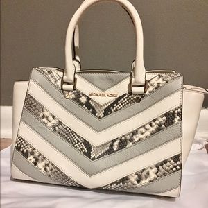 ☀️REDUCED!!☀️ Michael Kors Selma bag