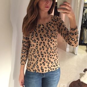 Leopard print light sweater