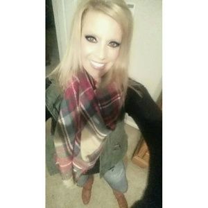 Meet your Posher, Dana