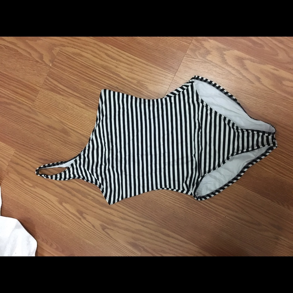 Norma kamali one shoulder stripe Swimsuit S