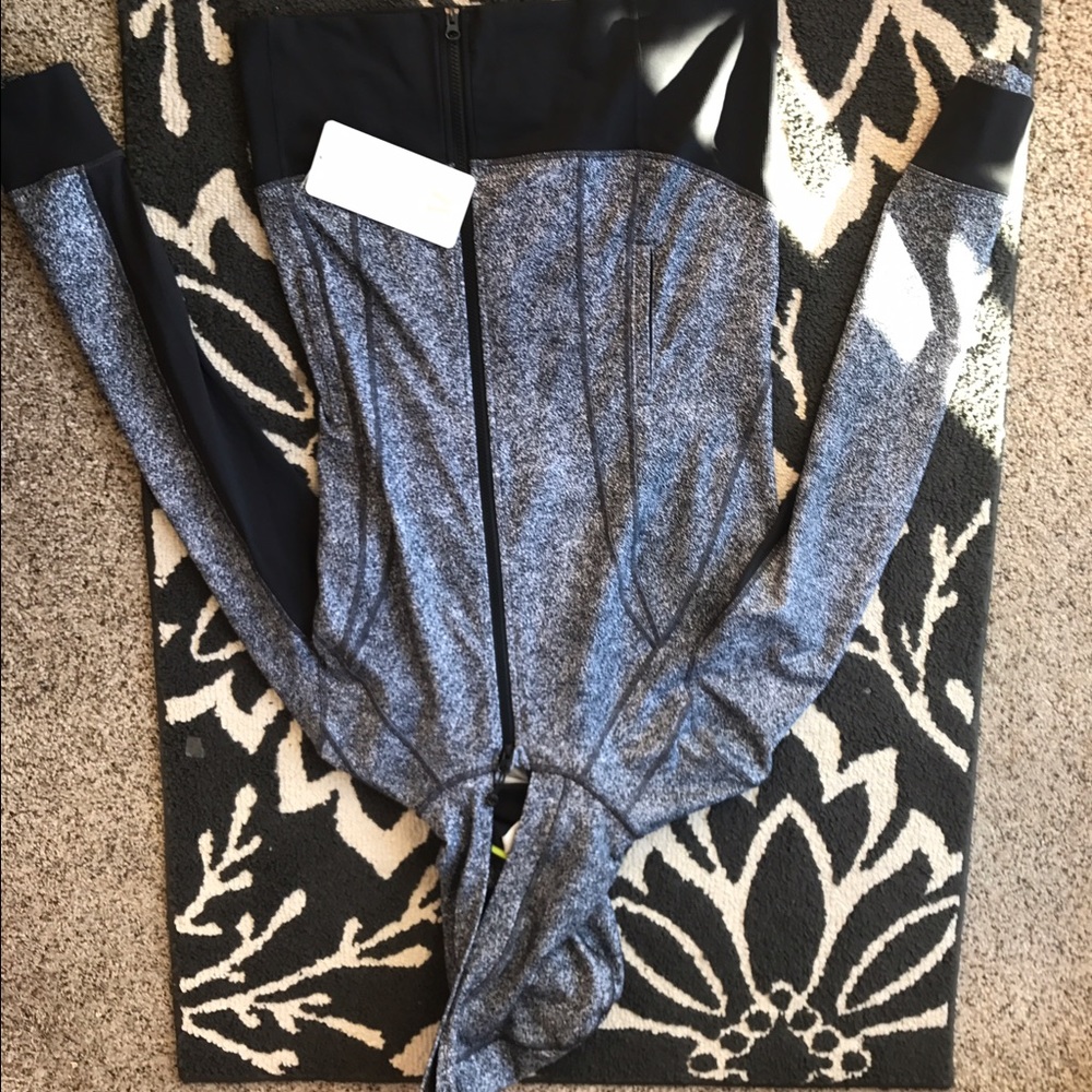 NWT on the daily zip up size 10