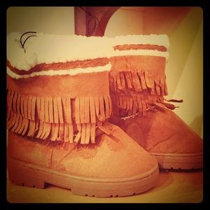 Little girls fringe boot