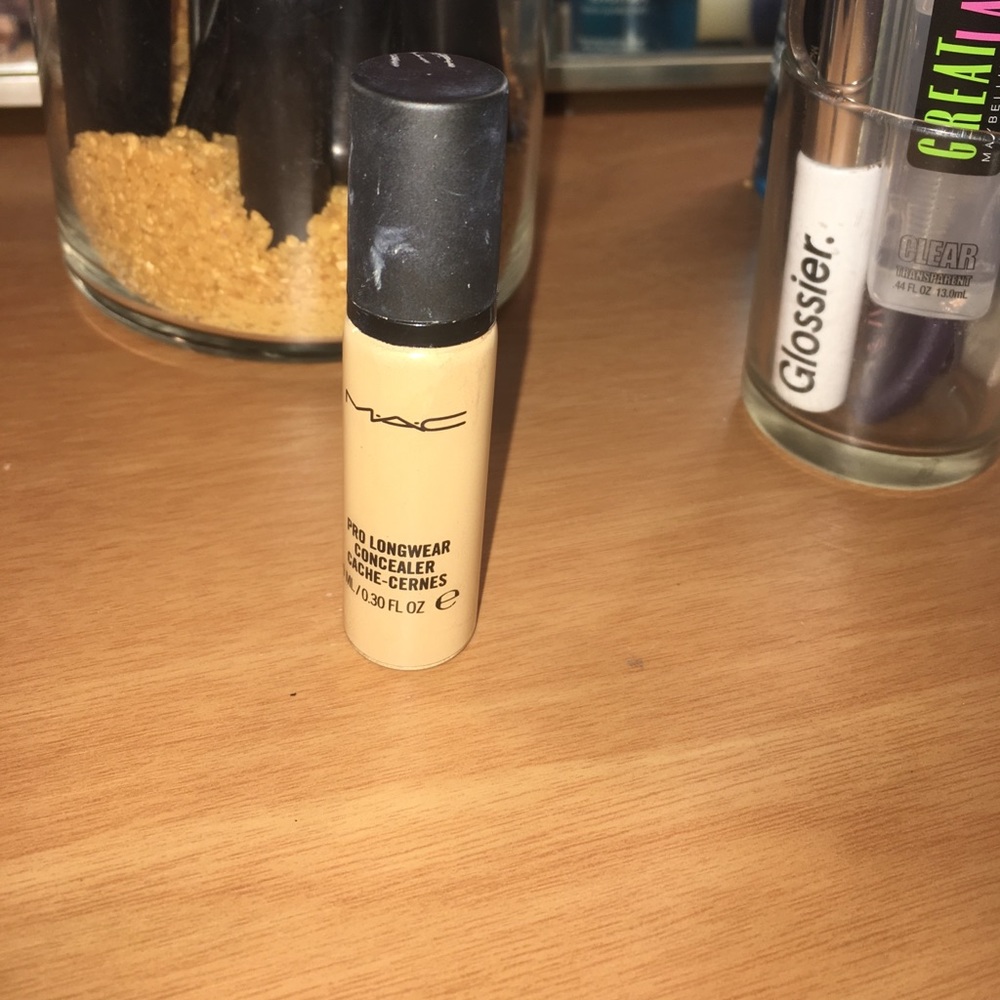 MAC Pro Longwear Concealer NC25