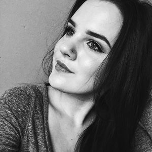 Meet your Posher, Becca