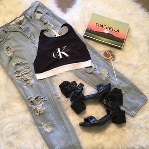 🎉HP🎉Brandy Melville Boyfriend Distressed Jeans
