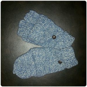 NWOT CAROLINA AMATO Blue Mitten/Glove