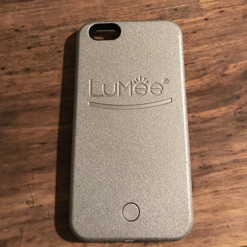 I-Phone 6 plus- Lumee Case with charger