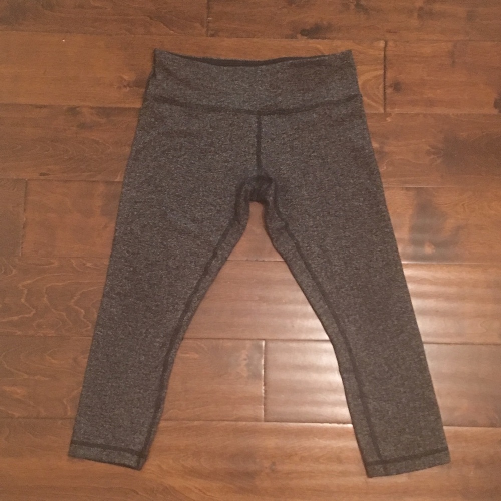 Lululemon cropped leggings. Wunder under