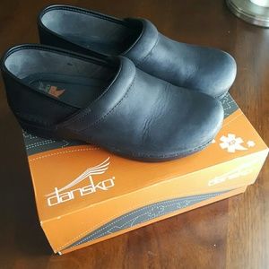 Dansko XP, SLIP RESISTANT! Black oiled leather