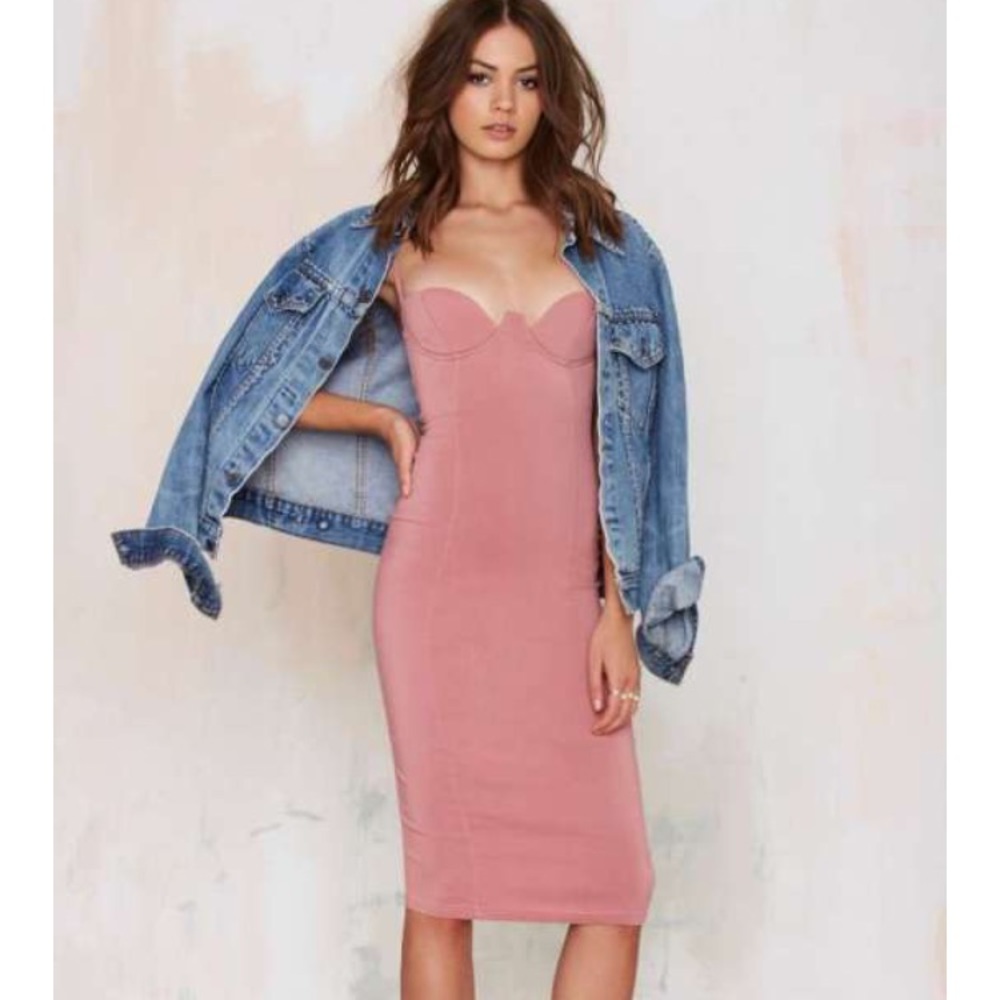 🎉HOST PICK🎉🆕 Rare London Blush Rose Midi Dress