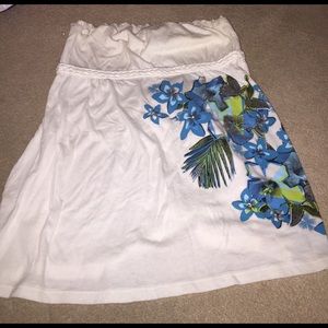 White with blue and green flowers left front side