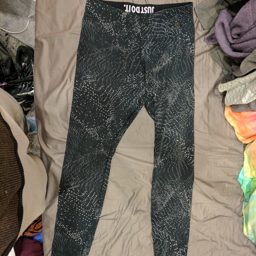 Nike leggings size large