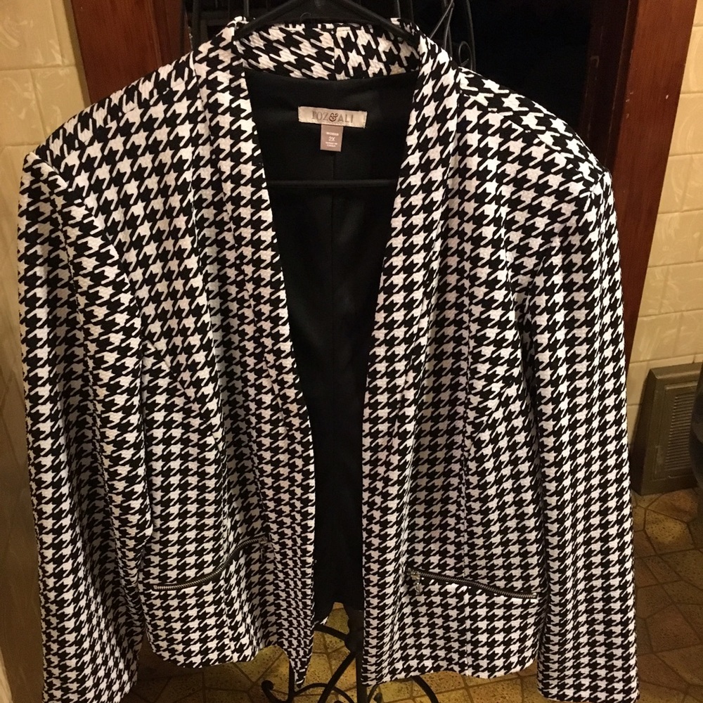 Houndstooth blazer