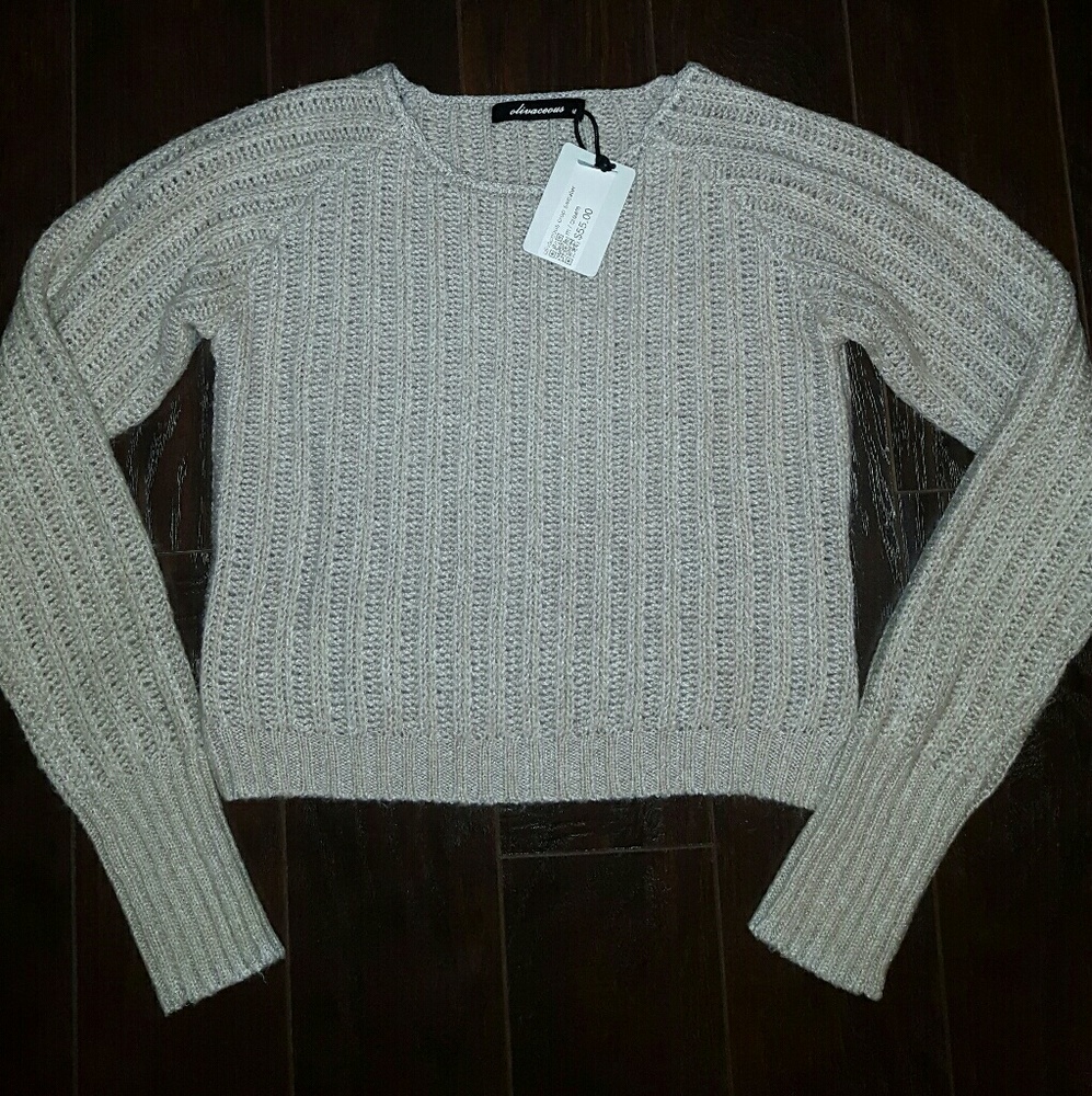NWT Beautiful olivaceous sweater