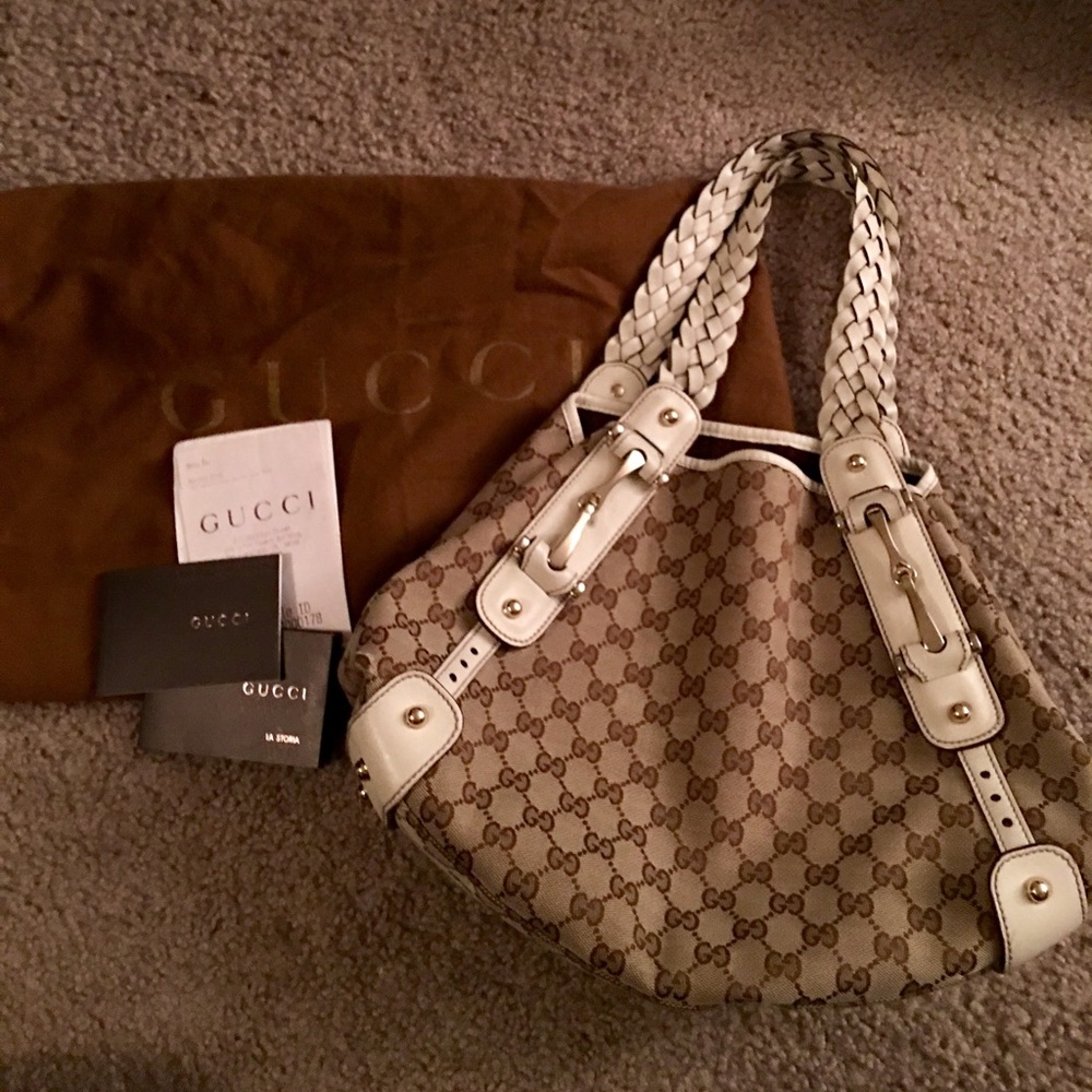 Authentic Gucci Pelham medium size