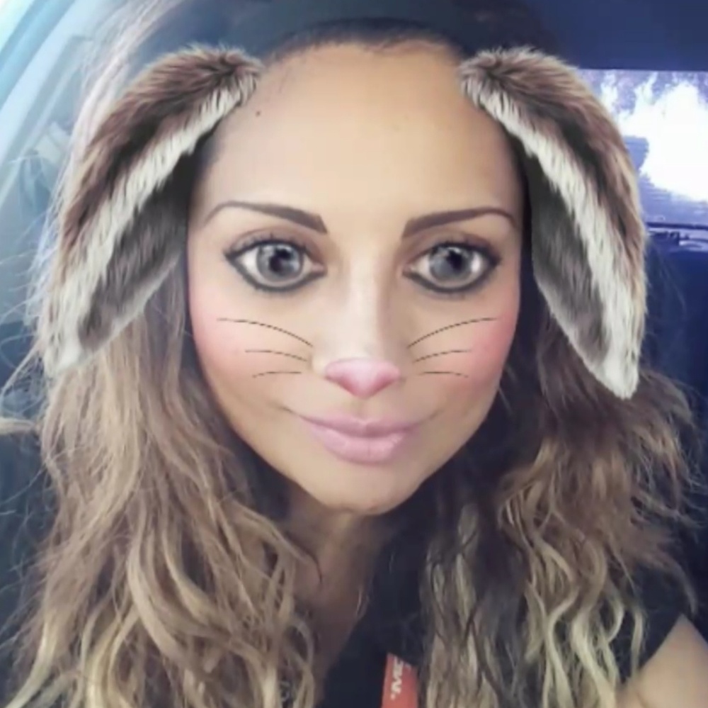 Meet your Posher, Dina