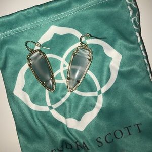 Sky Kendra scott earring in slate
