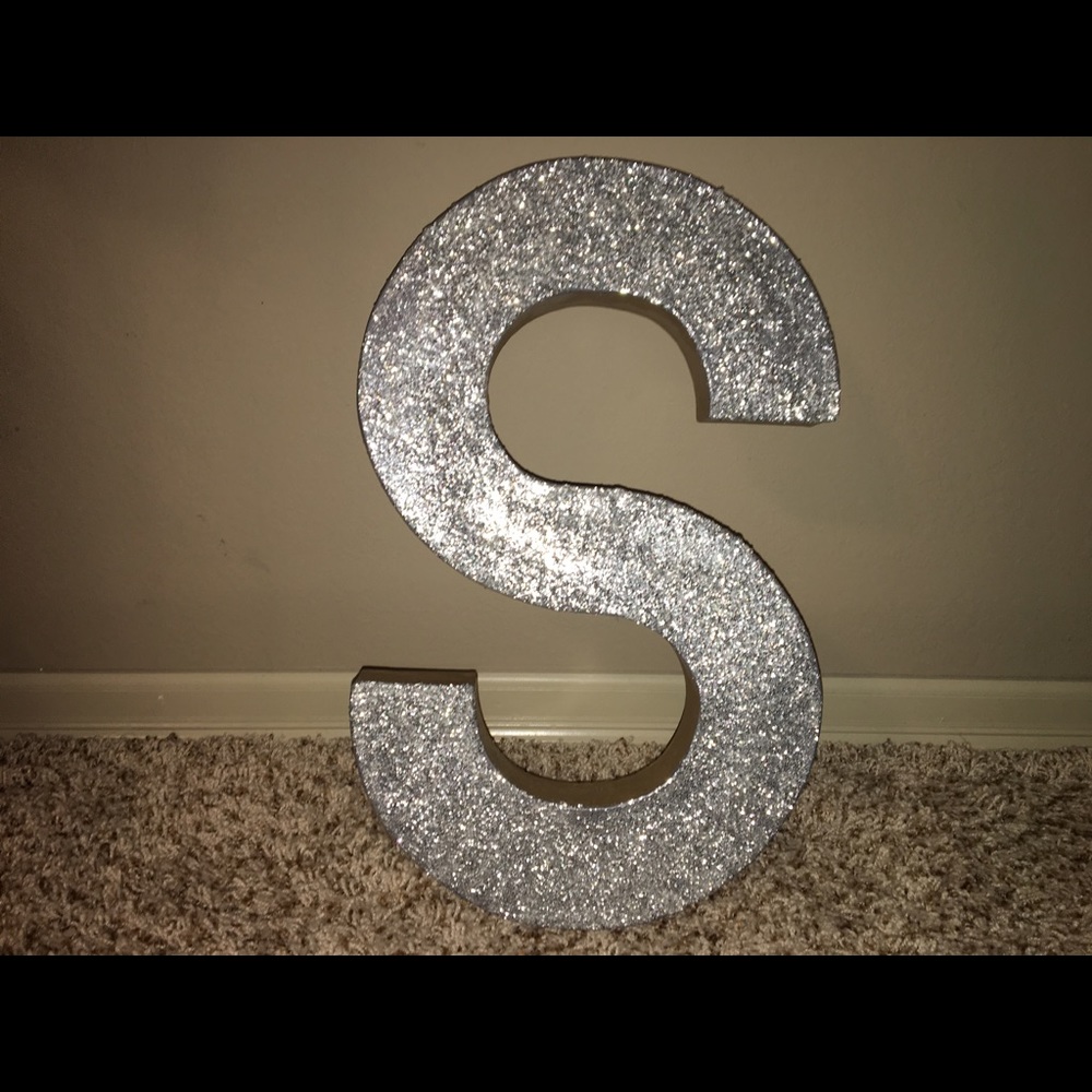 Sparkly S