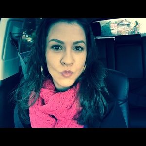 Meet your Posher, Danielle