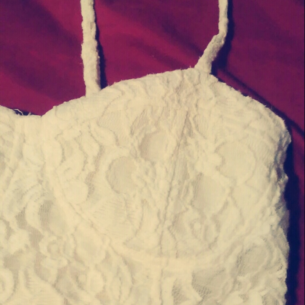 F21 Sexy Lace Spaghetti Strap Crop Top - Picture 3 of 4