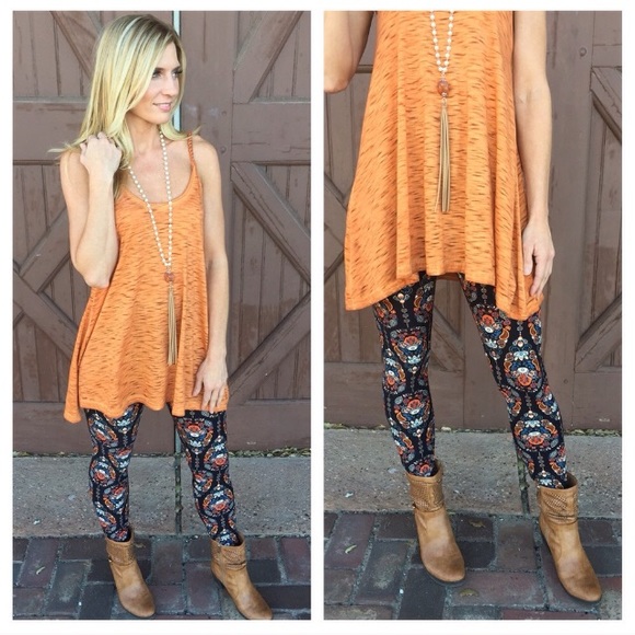 •Paisley Print Leggings• - Picture 3 of 4