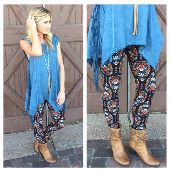 •Paisley Print Leggings• - Picture 4 of 4