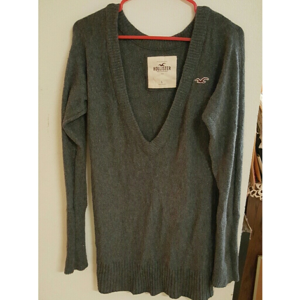Hollistee sweater v-neck