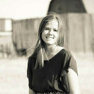 Meet your Posher, Courtney