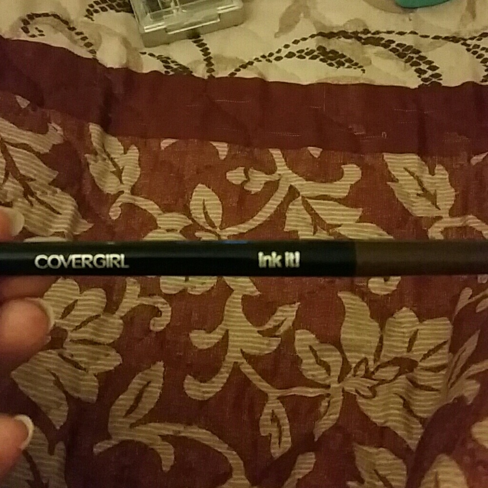 Self sharpening eyeliner and a brow kit