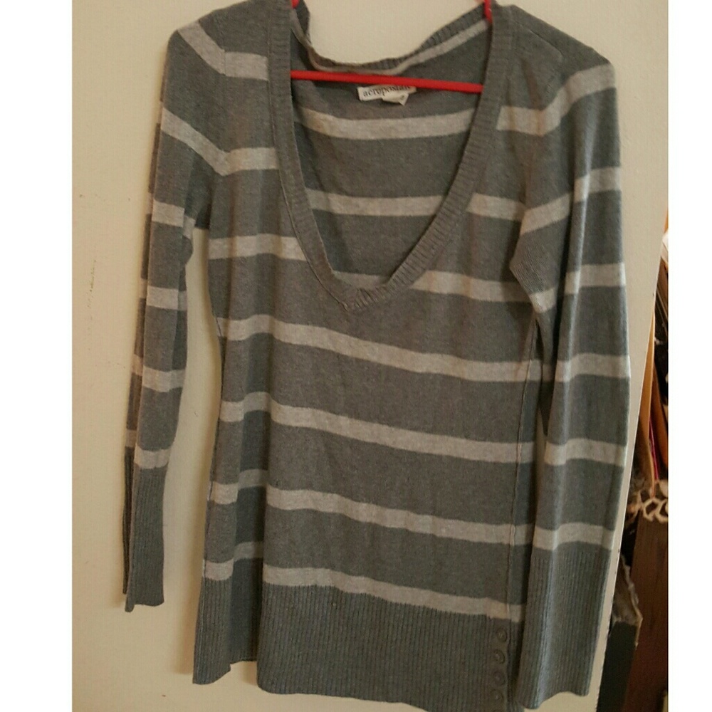 Aeropostale v-neck sweater