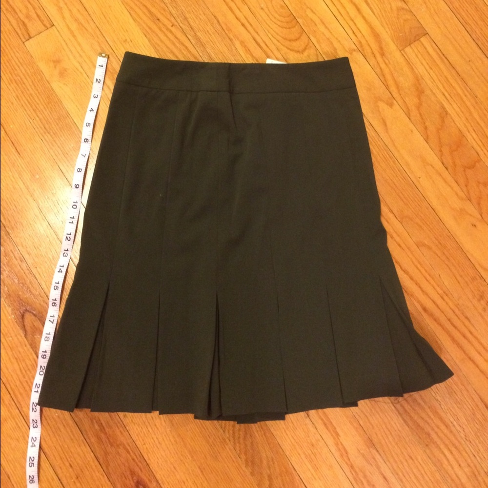 Bandolino Army Green Skirt