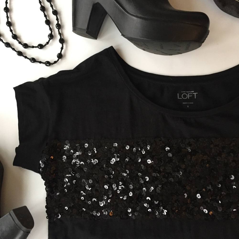 LOFT • Black sequin tee