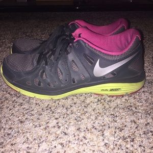 Nike Dual Fusion Run 2 Sneakers