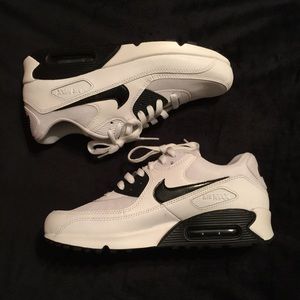Women's Nike Air Max 90*NEW*