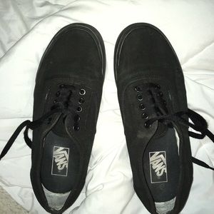BLACK VANS